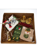 Yılbaşı Hediye Kutusu | Şarap Kılıfı, Gold Şamdan, Çikolata ve Dekoratif Süsler