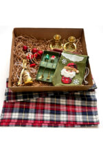 Yılbaşı Hediye Kutusu | Şarap Kılıfı, Gold Şamdan, Çikolata ve Dekoratif Süsler - Görsel 2