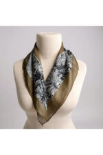 %100 İpek Fular – Kahverengi Çerçeveli Siyah Beyaz Desenli Kadın Eşarp / Şık Aksesuar