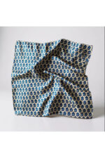 %100 İpek Fular – Krem Zemin Üzerine Mavi Çiçek Desenli Kadın Eşarp / Şık Aksesuar - Görsel 2