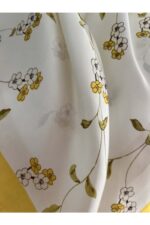 Zarif Sarı Çiçek Desenli Saten Eşarp - Fular - Şal - Bandana 70*70 cm - Görsel 2